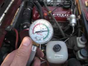 Замер компрессии в цилиндре двигателя