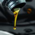 Как выбрать зимнее масло в двигатель и какое масло лучше заливать в двигатель зимой